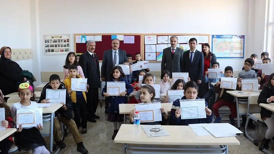 'Adıyaman´da 154 bin öğrenci karne sevinci yaşadı'
