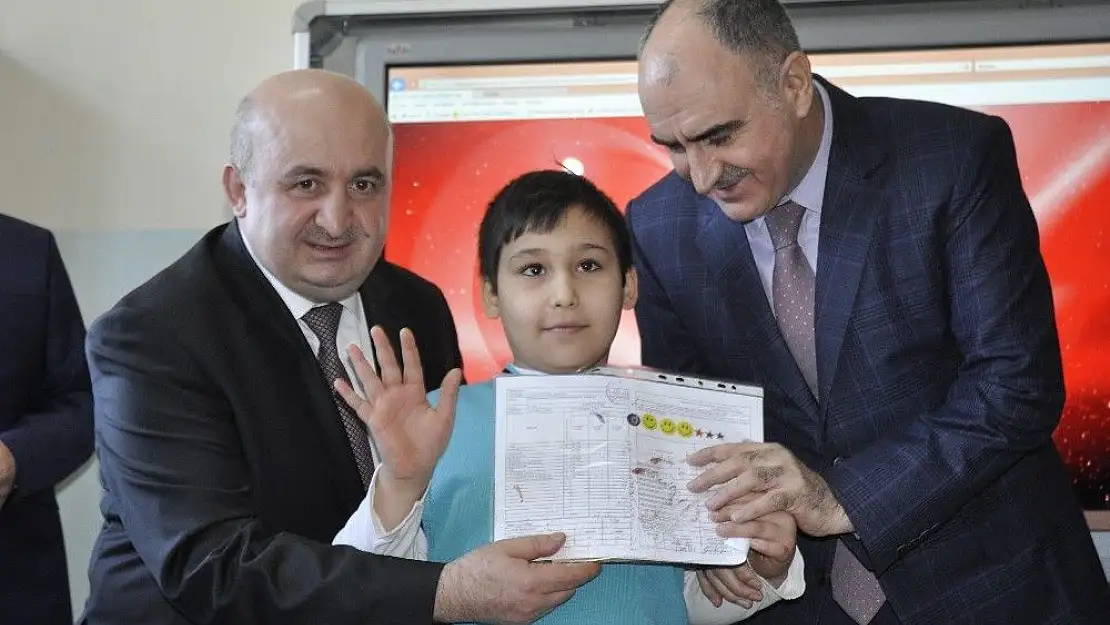'Kahramanmaraş´ta 293 bin öğrenci karne sevinci yaşadı'