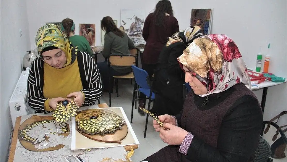 'Anne ve çocukları aynı okulda eğitim görüyor'