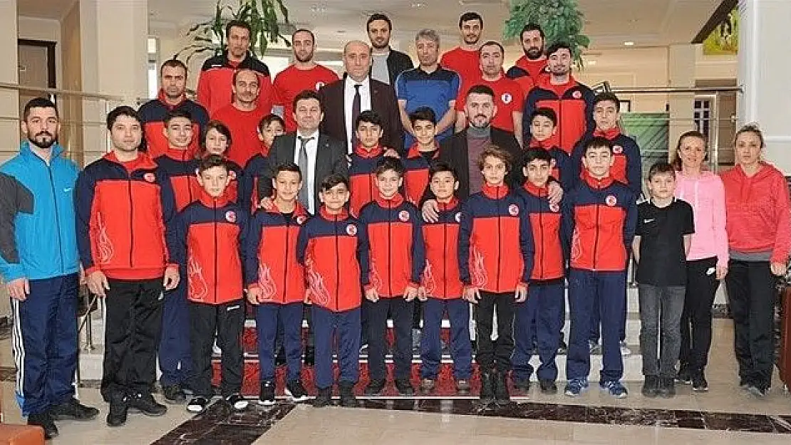 'Malatya´dan Artistik Jimnastik Erkekler Yıldız Milli Takım Kampına sporcu'