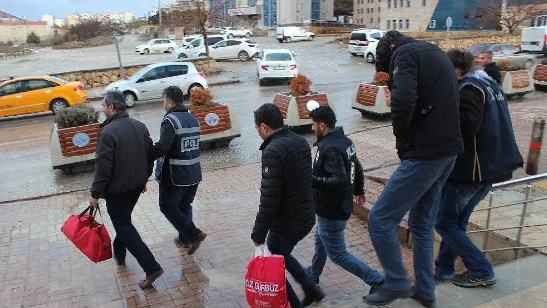 'Elazığ´da FETÖ operasyonu: 3 tutuklama'