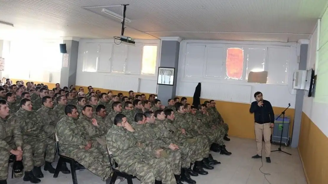 'Bedelli askerlere, ''Kadına Yönelik Şiddetle Mücadele'' semineri'