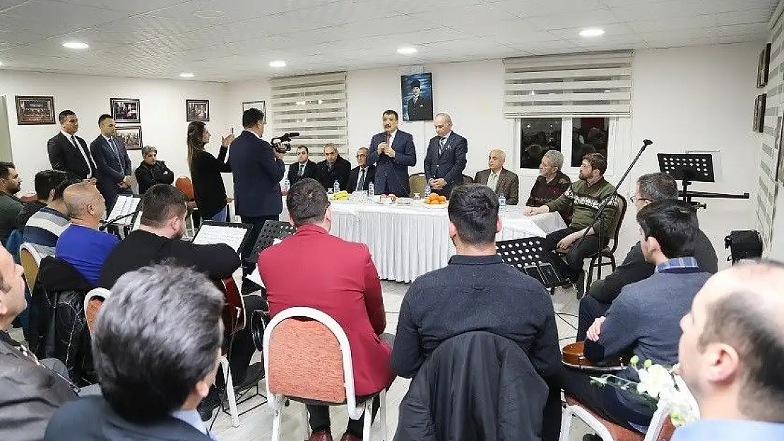 'Belediye Başkanı Gürkan sanatçılarla bir araya geldi'