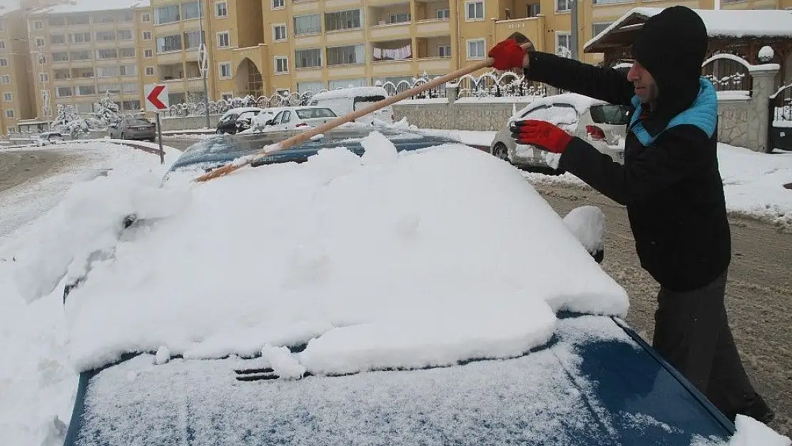 'Elazığ´da kar etkili oldu, 78 köy yolu ulaşıma kapandı'