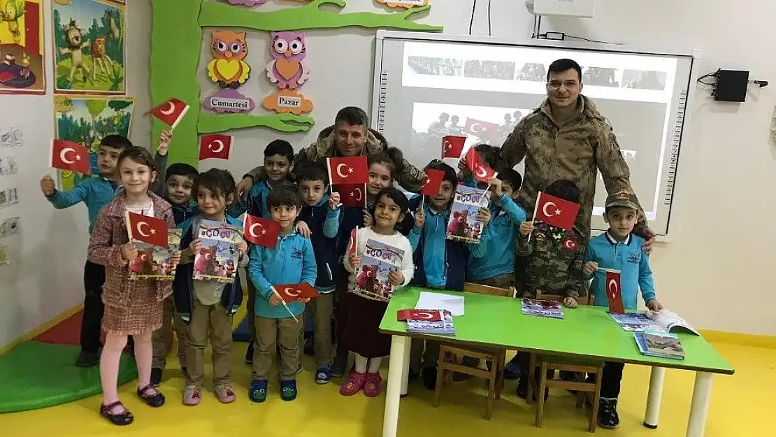 'Jandarma minik öğrencinin isteğini geri çevirmedi'