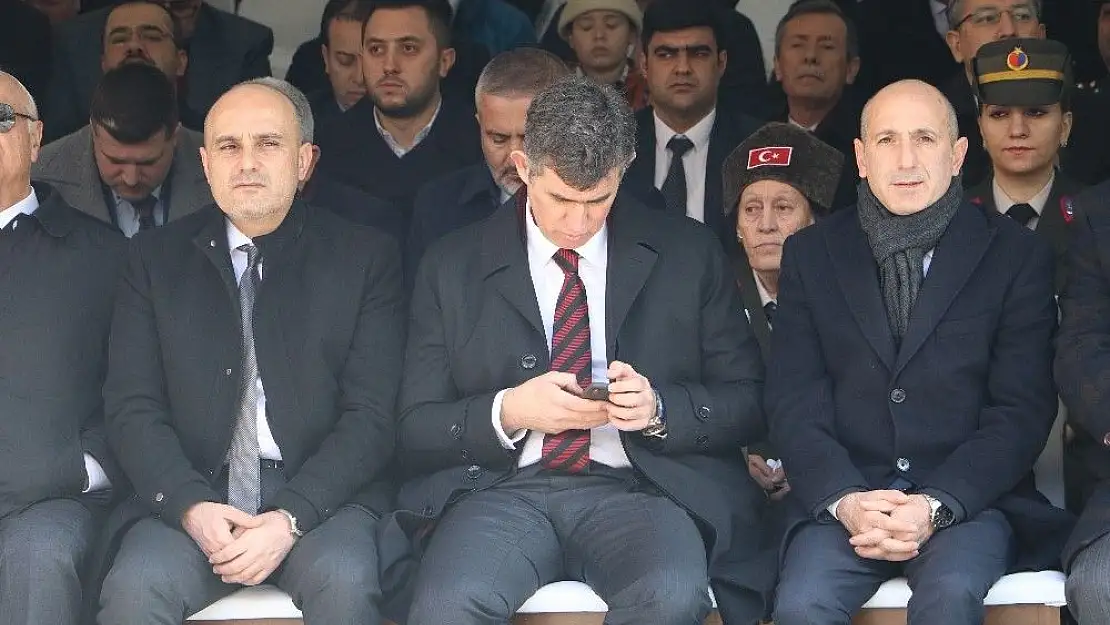 'Feyzioğlu´nun telefon aşkı'