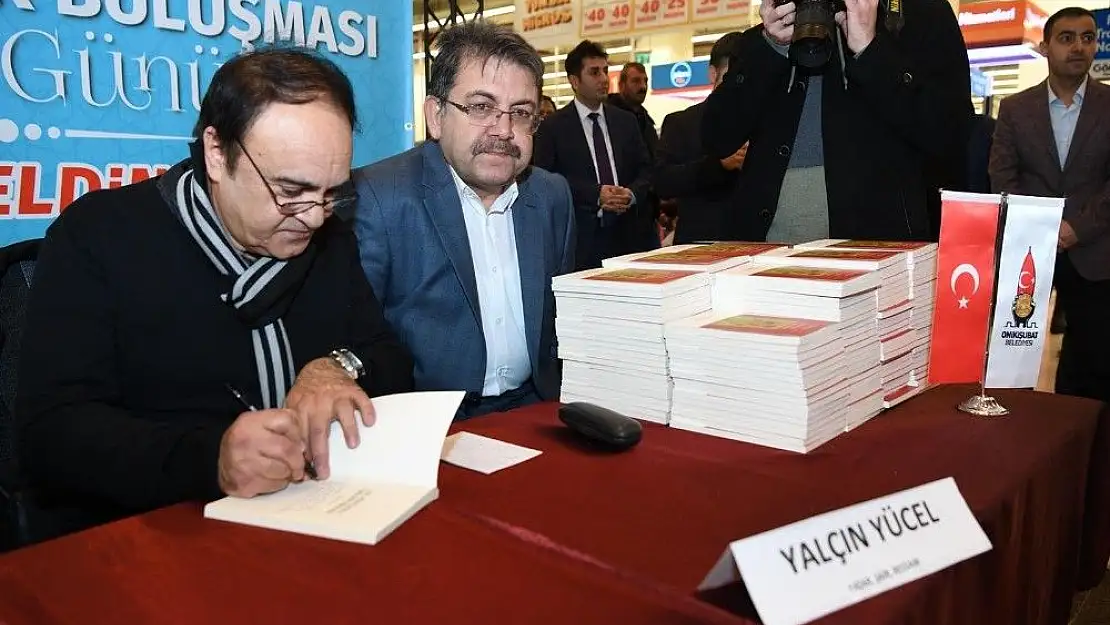 'Yazar Yalçın Yücel, okurlarıyla imza gününde buluştu'