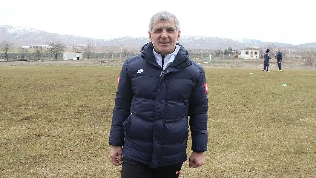 'Elazığspor´un yeni hocası Erhan Altın ilk idmanına çıktı'