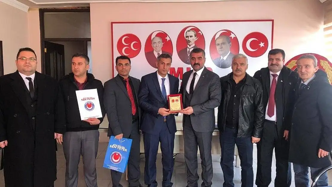 'Şehit Derneğinden Avşar´a plaket'