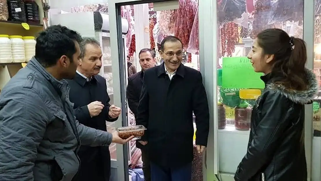 'AK Parti heyeti Şire Pazarı esnafıyla bir araya geldi'