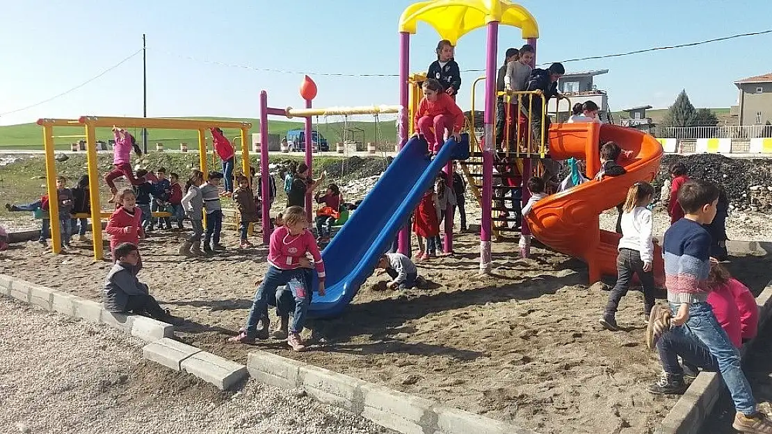 'Köy okullarındaki öğrenciler SODES ile eğleniyor'