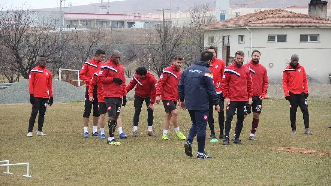 'Elazığspor kampa girdi'