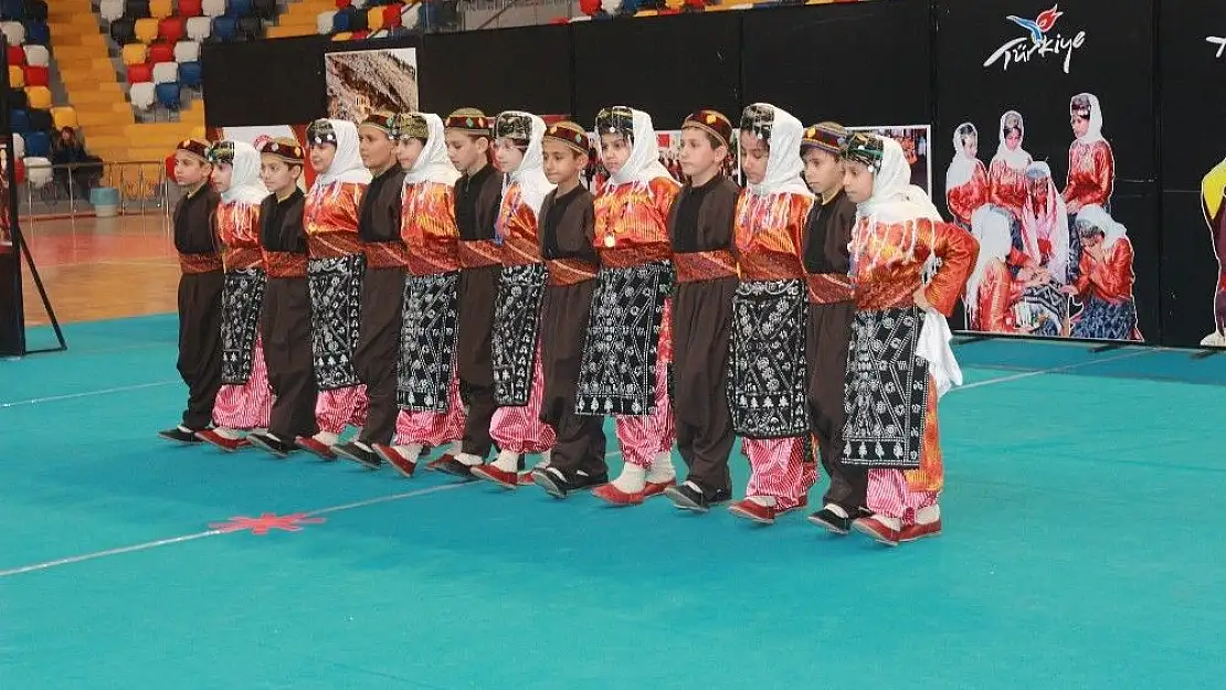 'Okullararası halk oyunları il birinciliği müsabakaları yapıldı'