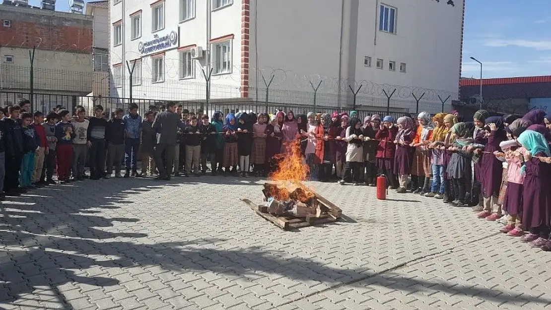 'Gölbaşı İmam Hatip Ortaokulunda yangın tatbikatı'