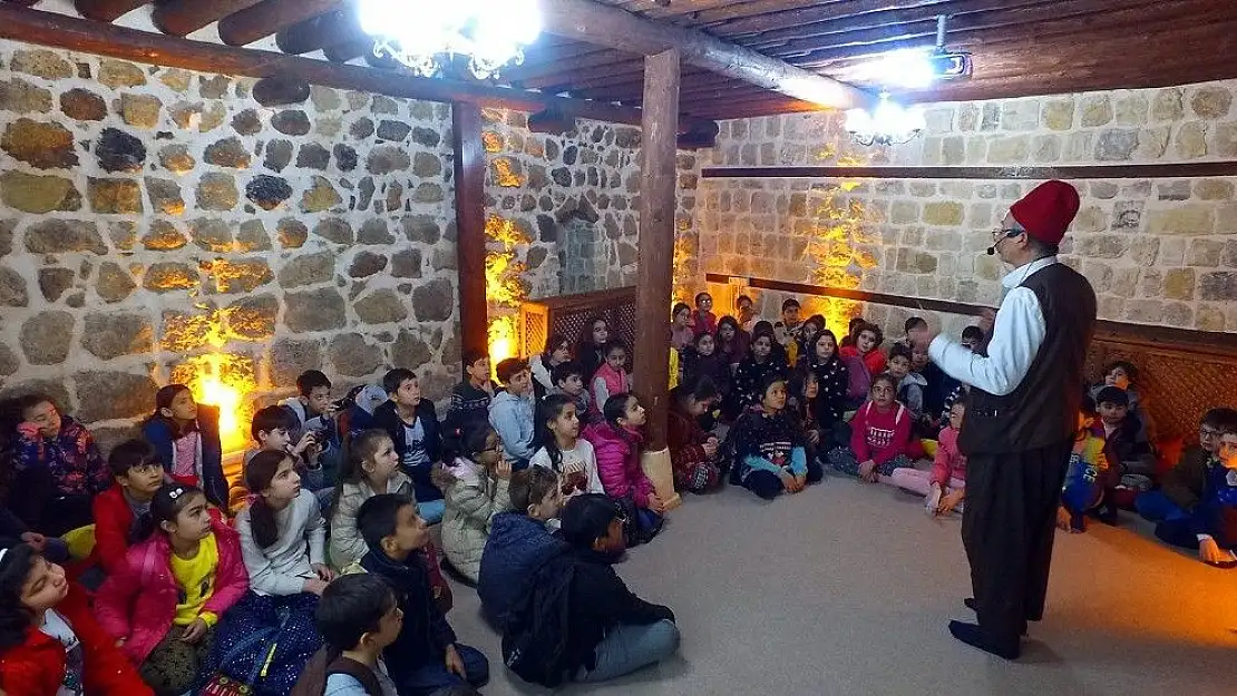 'Kahramanmaraş´ta öğrenciler tarihi yerinde öğreniyor'
