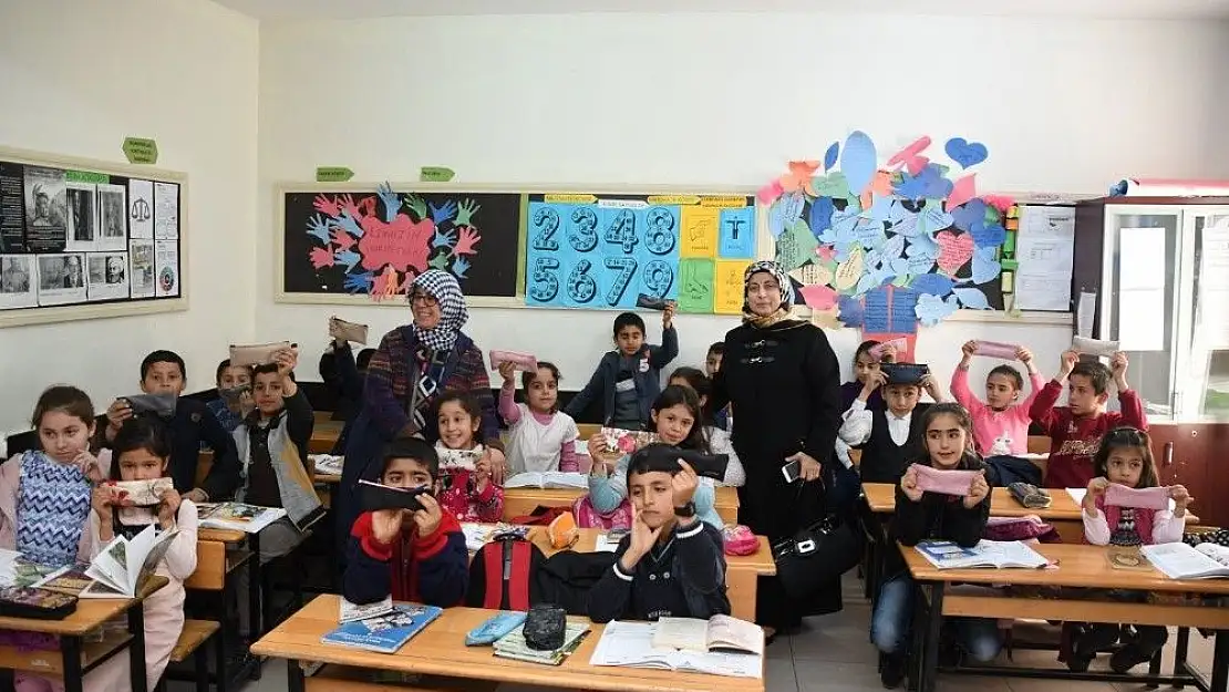 'ADYÜ Gönüllülerinden köy okullarına yardım'