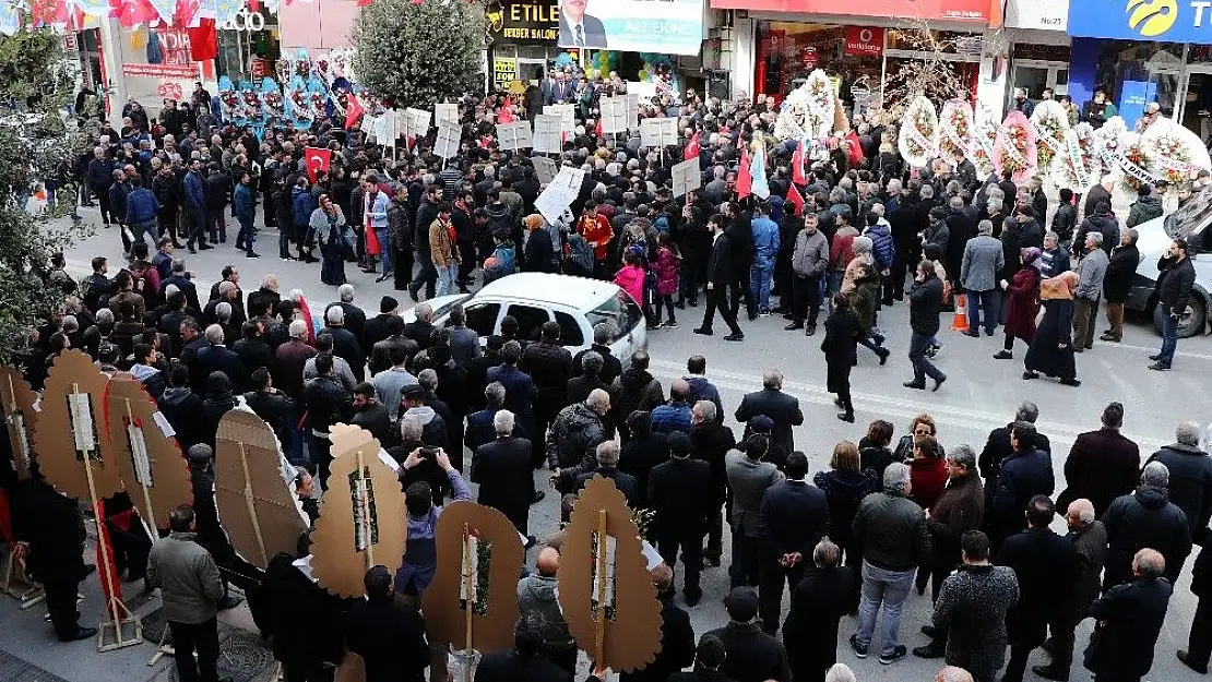 'Ali Ekinci´den gövde gösterisi'