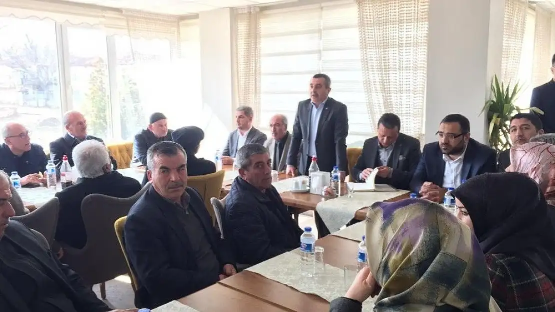 'AK Parti Akçadağ teşkilatında istişare toplantısı'