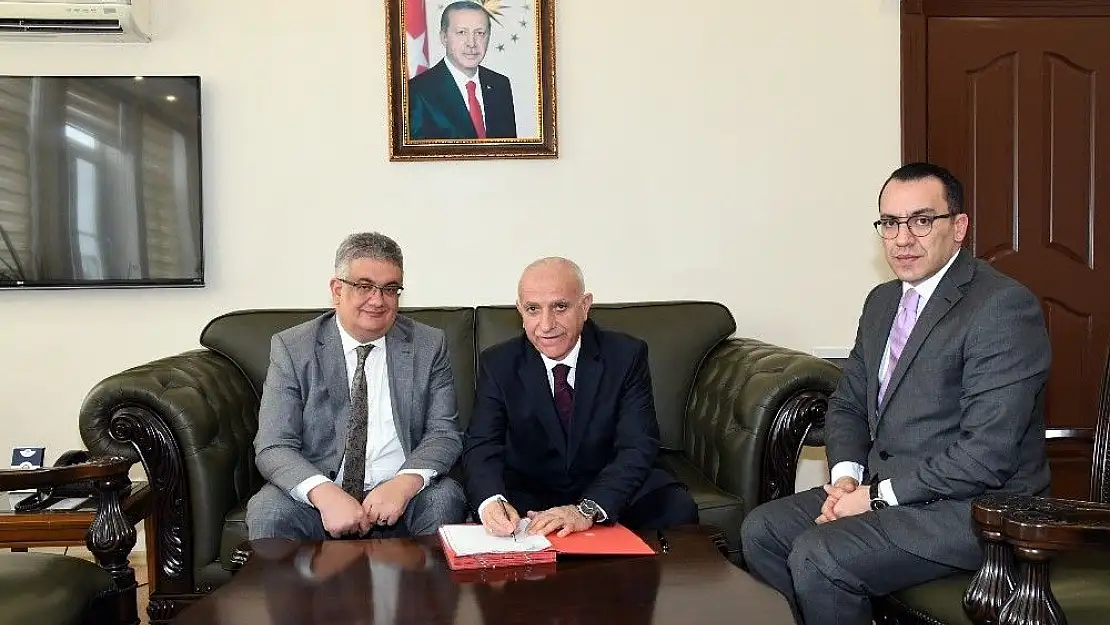 'Hayırsever İşadamı Ramazan Aksoy´dan Karadut Köyüne taziye evi'