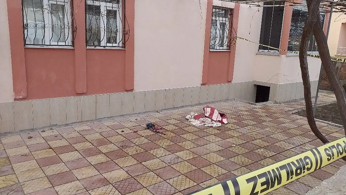 'Pencereden düşen yaşlı kadın hayatını kaybetti'