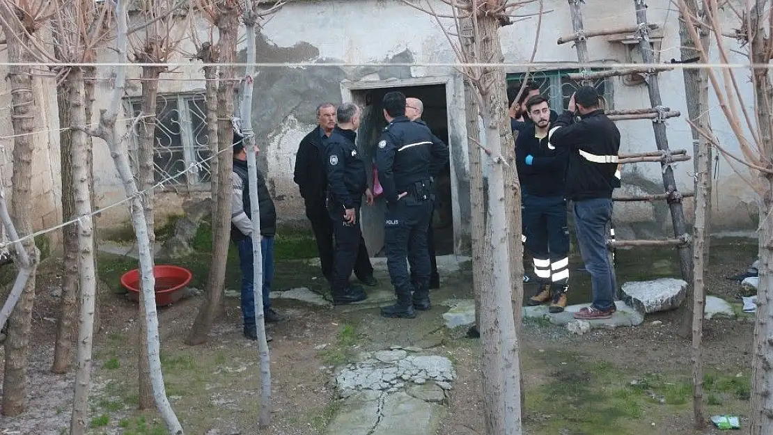 'Yaşlı adam evinde ölü bulundu'