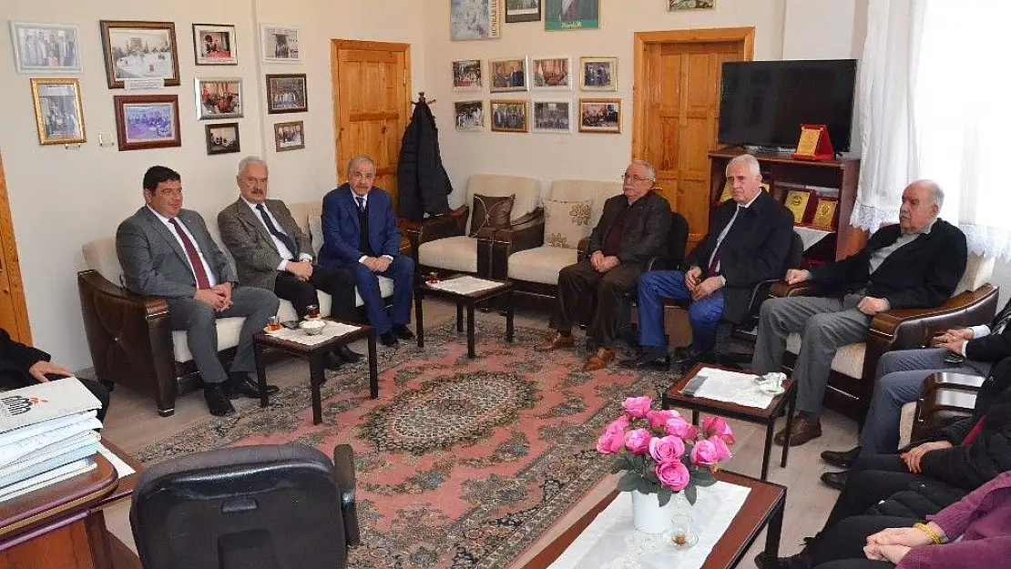 'Parlak´dan Hacı Bektaşi Veli Kültür Vakfına ziyaret'