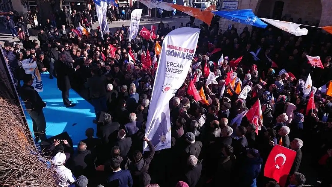 'AK Parti Tut İlçesinde miting gibi açılış yaptı'