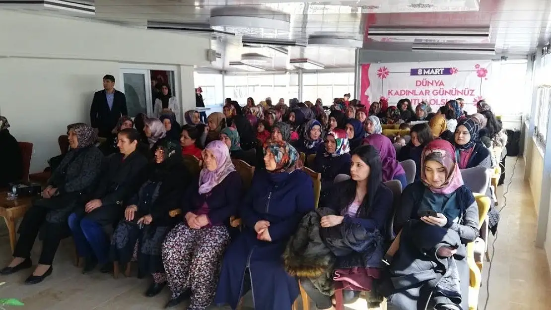 'Başkan Kazgan´dan 8 Mart Kutlaması'