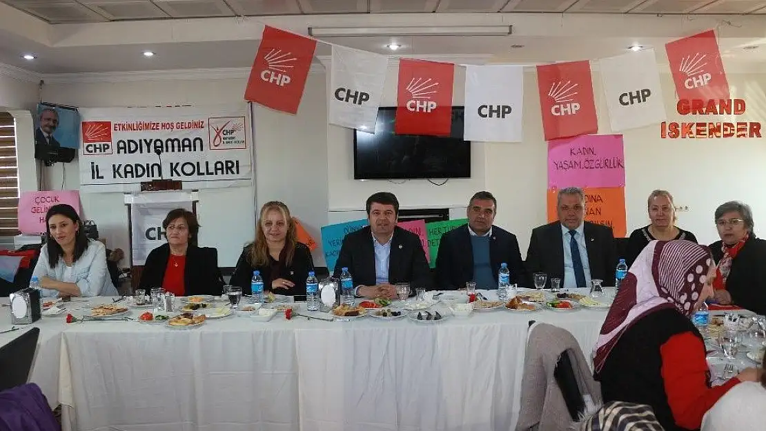 'CHP´li kadınlar 8 Mart Dünya Kadınlar Gününü kutladı'