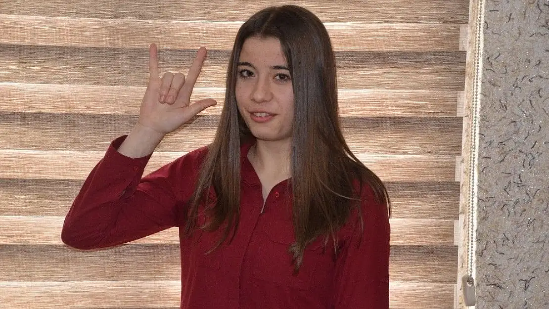 'İşaret diliyle engellilerin sesi oldu'