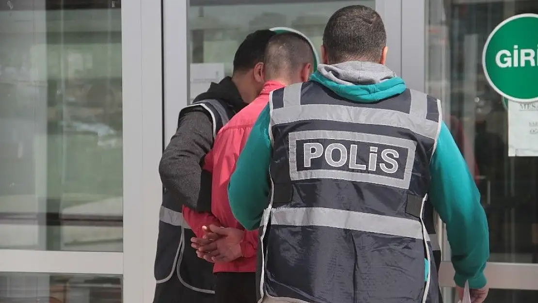 '4 kişinin yaralandığı olayda tüfek kullanan şüpheli tutuklandı'