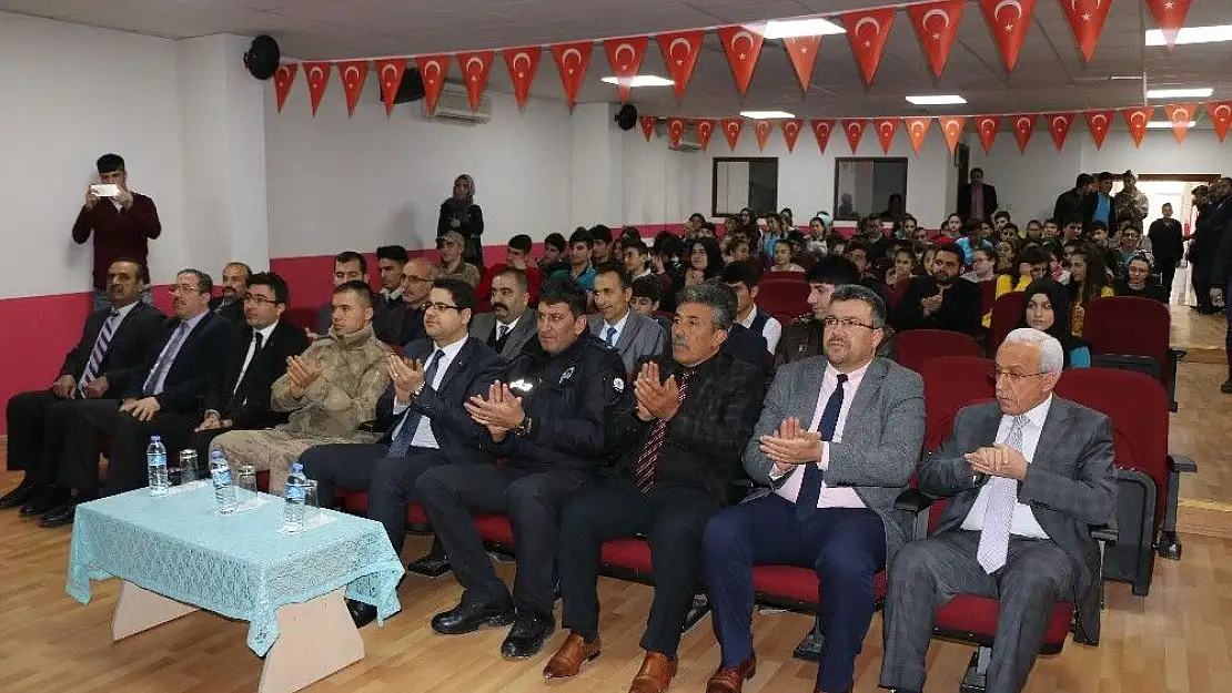 'Hekimhan´da İstiklal Marşının 98. yılı kutlandı'