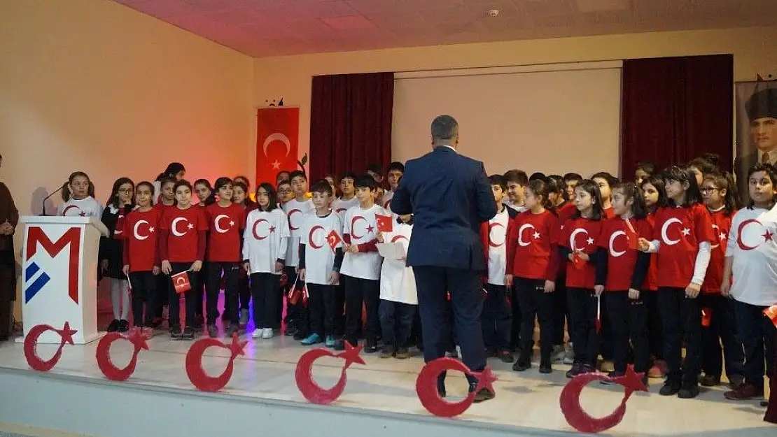 'Mercan Kolejinde İstiklal Marşının 98. yılı kutlandı'