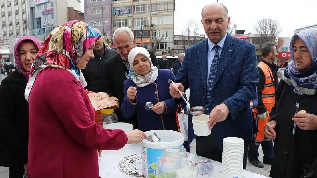 'Malatya´da askerin son yemeği hoşaf dağıtıldı'