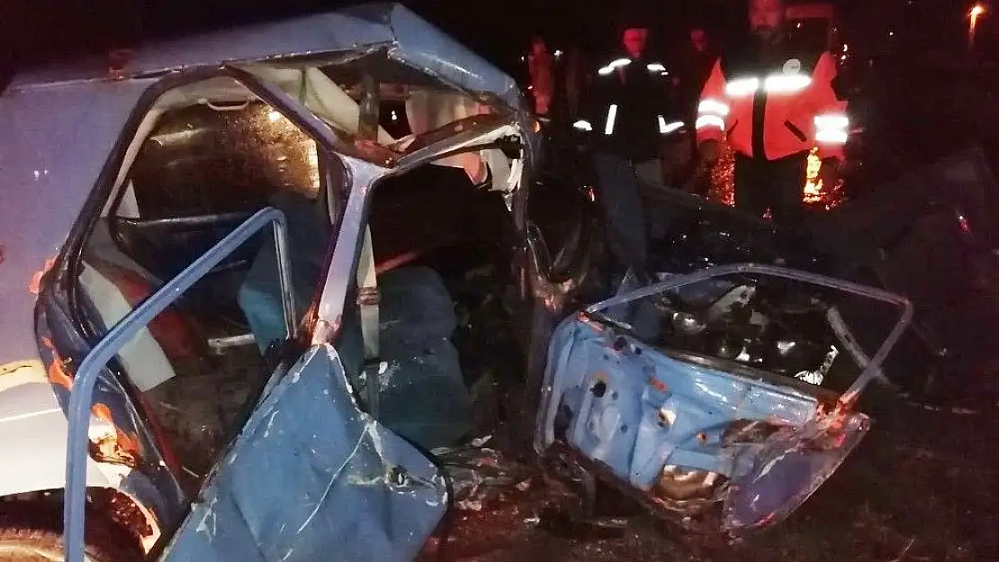 'Adıyaman´da iki otomobil çarpıştı: 1 ölü, 1 yaralı'