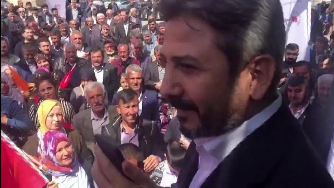 'Cumhurbaşkanı Erdoğan telefondan miting alanındaki halka seslendi'