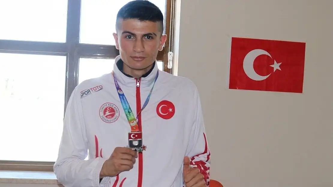 'Üniversiteler Arası Türkiye Kick Boks Turnuvası'