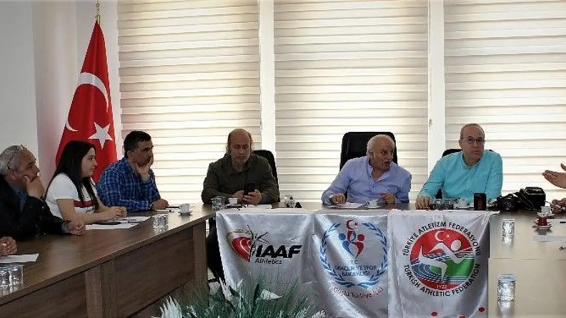 'IAAF Çocuk Atletizmi Karar Grubu Toplantısı Elazığ´da yapıldı'