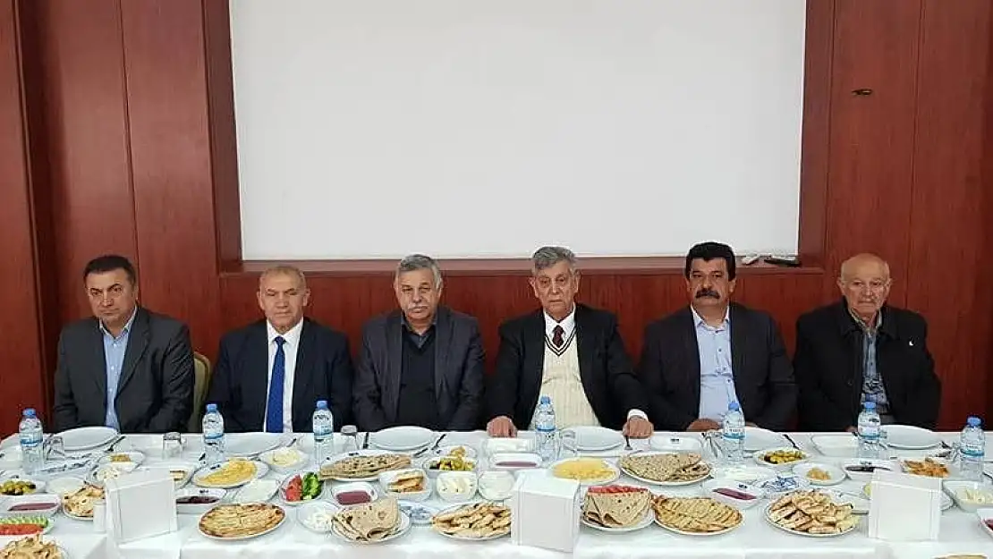 'Alevi kanaat önderlerinden Kırmızı´ya destek'