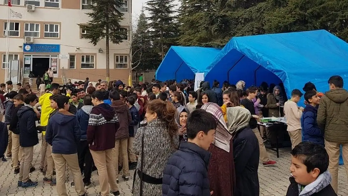 'Savaş mağduru çocuklar için kermes'