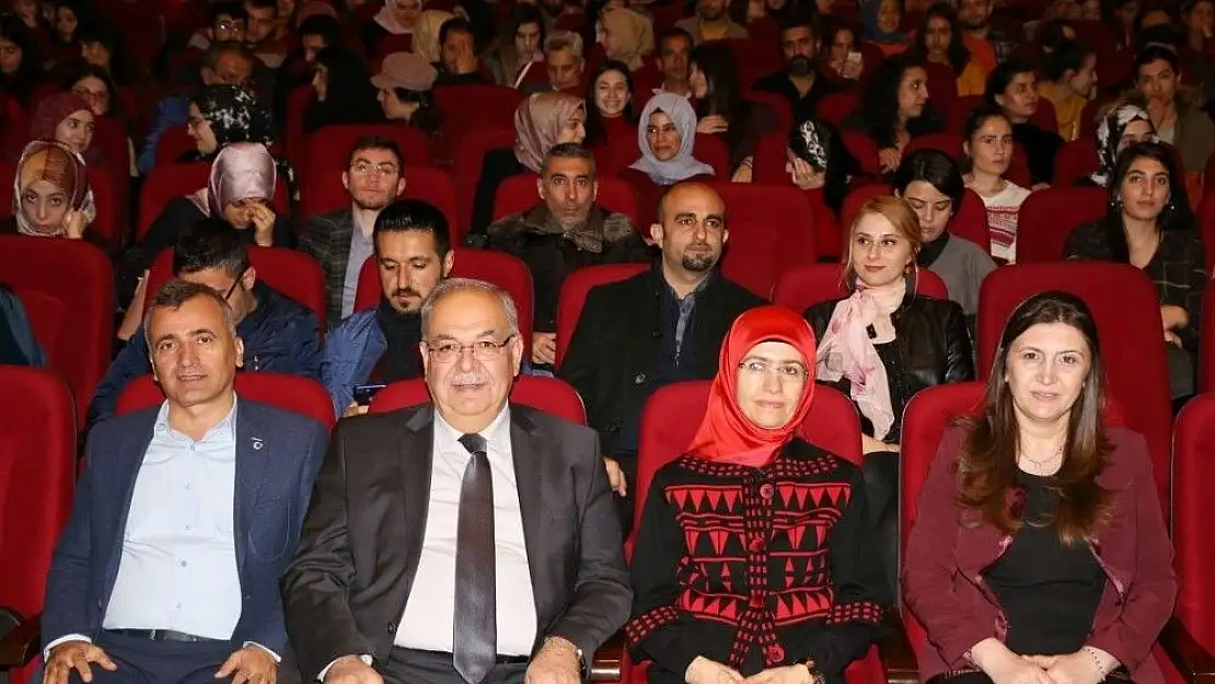 '''Gül´e Ağıt'' tiyatro oyunu tam not aldı'