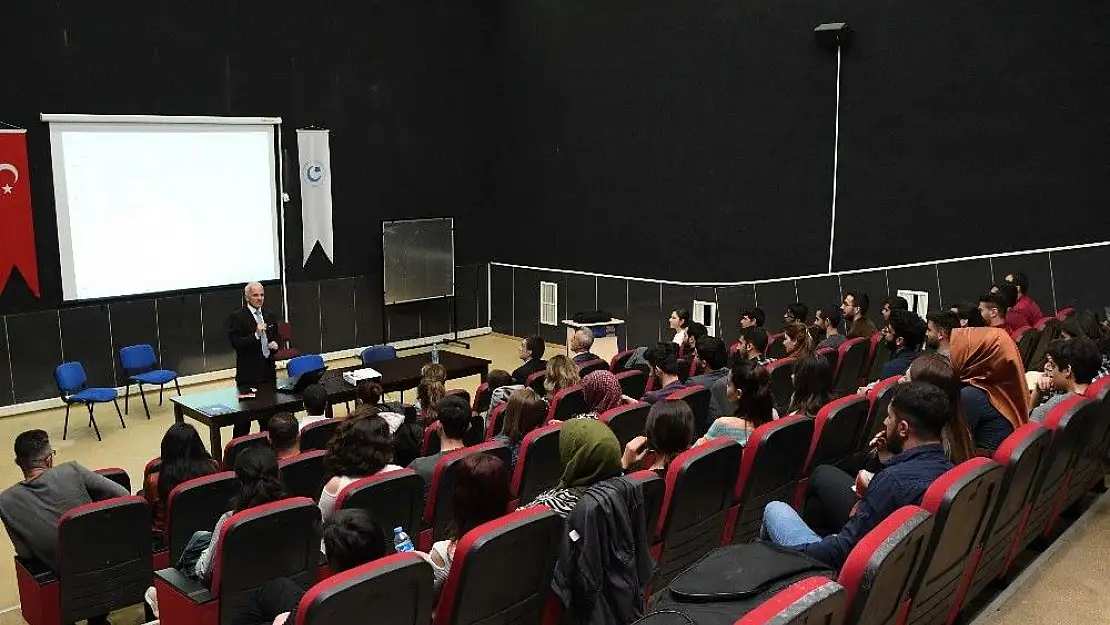 'Adıyaman Üniversitesinde `Müzik´ konferansı verildi'