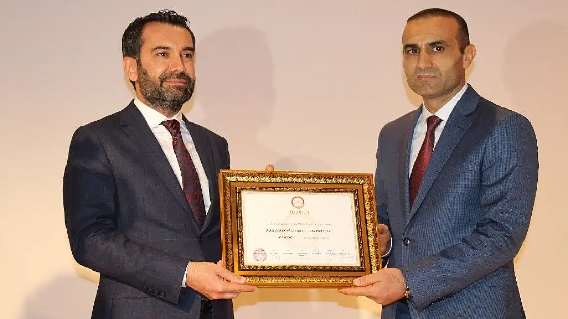 'Mazbatasını alan Elazığ´ın yeni başkanı Şerifoğulları, göreve başladı'