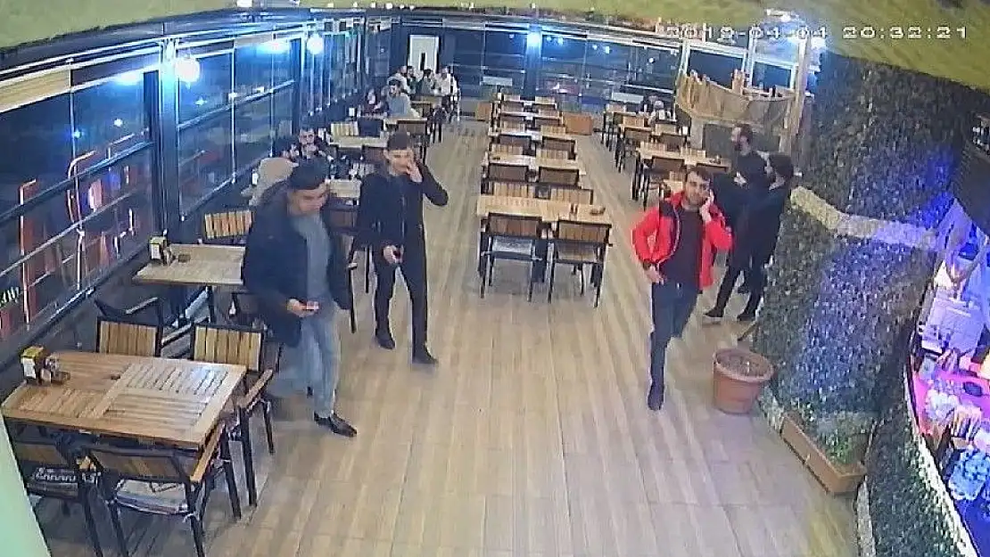 'Deprem anı kameraya yansıdı'