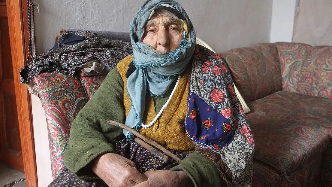 'Depreme namazda yakalanan Eco nineyi komşuları çıkardı'