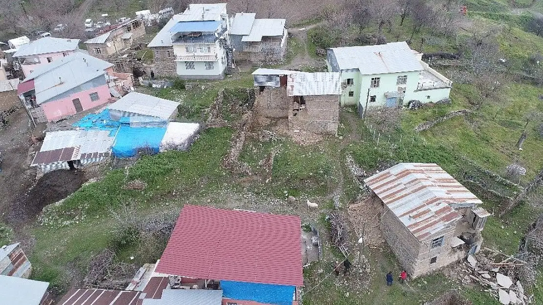 '5.2´lik deprem sonrası hasar tespit çalışmaları başladı'