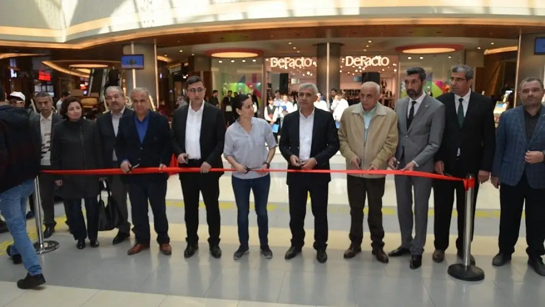 'Yetiştirme yurdunda kalan çocuklardan sergi'