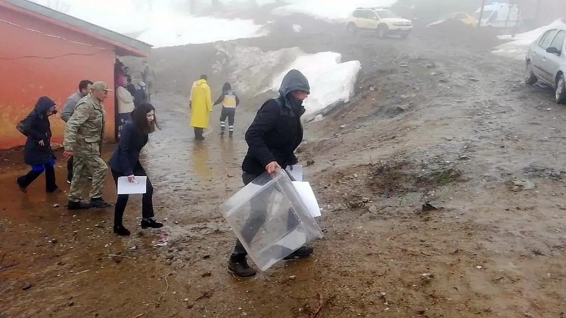 '31 Mart´ta 2 kişinin öldüğü mahallede muhtarlık seçimi tekrarlanacak'
