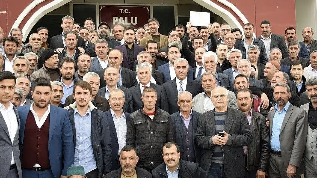 'Palu Belediye Başkanı  Ünalan mazbatasını aldı'