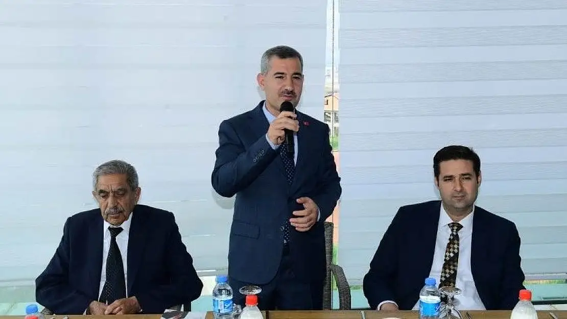'Çınar muhtarlarla bir araya geldi'